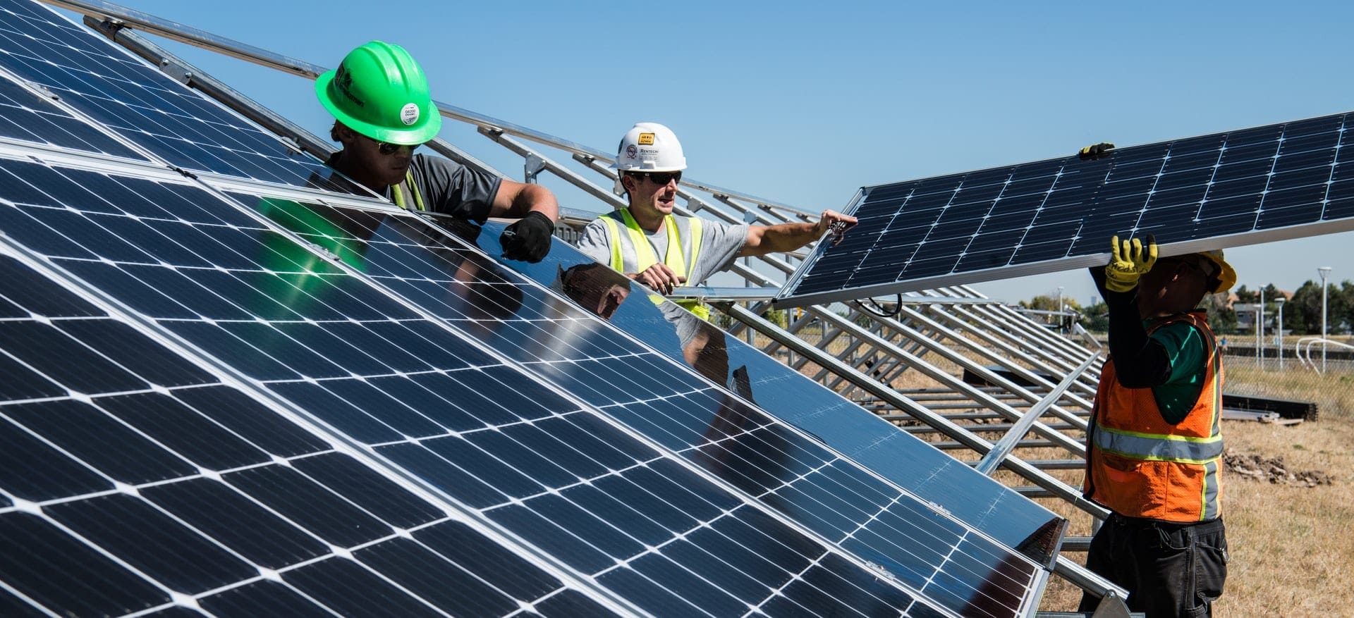 ▷ Qué Es un Inversor Solar, Cómo Funciona y Para Qué Sirve